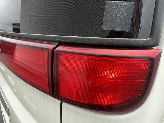 日産 エルグランド 250ハイウェイスター 秋田県 2008(平20)年 6.2万km ホワイトパール 純正ナビ/４WD/バックカメラ/スマートキー/両側パワスラ/サンルーフ/社外アルミ/サンルーフ/純正フロアマット/コーナーセンサー/ステアリングスイッチ/フリップダウンモニター/純正ドアバイザー/オートライト/オートエアコン/パワーステアリング/パワーウィンドウ/ETC/社外エンジンスターター/盗難防止装置/電動格納ウィンカーミラー/保証書/取扱説明書/記録簿