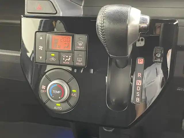 ダイハツ ウェイク G ターボ SA Ⅱ 大分県 2017(平29)年 3.7万km ミストブルーマイカメタリック ディーラー純正メモリナビ/NSZN-W67D/CD/DVD/SD録音/フルセグ/Bluetooth/バックカメラ/革巻きステアリング/ステアリングリモコン/LEDオートライト/フォグランプ/両側パワースライドドア/フルフラットシート/アイドリングストップ/スマートアシスト2/プッシュスタート/スマートキー×2/純正ラバーマット/サマータイヤ純正AWセット車載