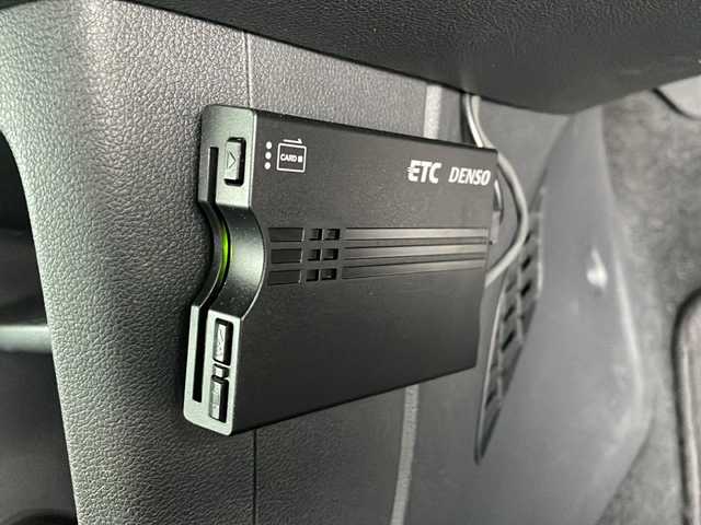 フォルクスワーゲン アップ！ ハイアップ！ 岐阜県 2012(平24)年 6.7万km シルバー 登録時走行距離66212km/純正オーディオ　/AUX/CDチェンジャー/ＥＴＣ　/横滑り防止装置　/衝突軽減システム　/ＡＢＳ　/リモコンキー　/純正１５インチアルミホイール　/ＭＴモード付きＡＴ　/フロアマット　/パワーウィンドウ　/パワーステアリング　/ライトレベライザー/Wエアバッグ