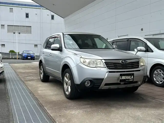スバル フォレスター スポーツリミテッド 岡山県 2010(平22)年 6.1万km シルバーⅡ ＥＴＣ/Ｂｌｕｅｔｏｏｔｈ/衝突安全ボディー/オートエアコン/ナビリモコン/ＵＶカットガラス/プライバシーガラス/ナビリモコン
