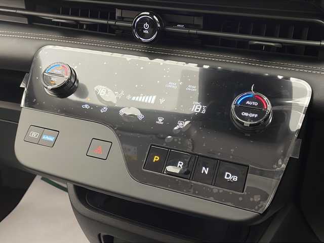 日産 セレナ e－パワー ハイウェイスター V 宮崎県 2025(令7)年 0.1千km パールⅡ 登録済み未使用車/エマージェンシーブレーキ/純正12.3型ディスプレイオーディオナビTV/（NissanConnect/USB/HDMI/Bluetooth/フルセグTV/ナビ）/純正ビルトイン2.0ETC/純正ドライブレコーダー（前後）/純正アダプティブLEDヘッドライトシステム/純正LEDフォグ/純正6スピーカー/ハンズフリー両側電動スライドドア/プロパイロット/アラウンドビューモニターー（移動物 検知機能付）/ブラインドスポットモニター/クリアランスソナー/インテリジェント ルームミラー/パーキングアシスト/ワイヤレス充電器/緊急停止支援システム/本革巻ハンドル/オートエアコン/インテリジェントキー/プッシュエンジンスタート/スペアキー/新車時保証書/取扱い説明書