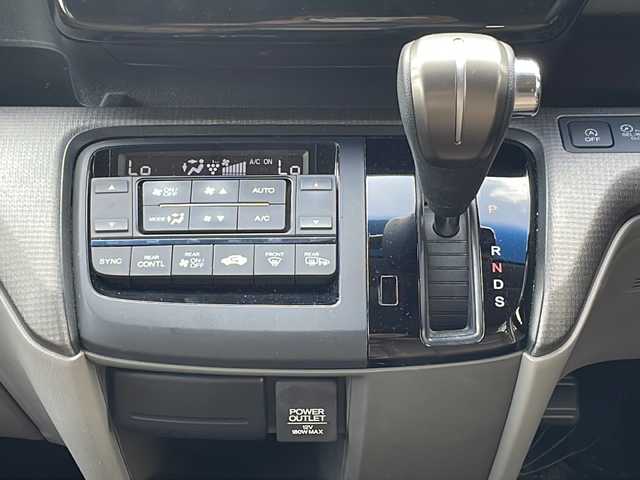 ホンダ ステップワゴン G 青森県 2016(平28)年 13.3万km モダンスティールM ・4WD/・寒冷地仕様/・純正ナビ/・リアカメラ/・ワンセグTV/・Bluetooth/・ワイパーデアイサー/・片側パワースライドドア/・横滑り防止/・クルーズコントロール/・スマートキー/・プッシュスタート/・ETC/・保証書・取説あり