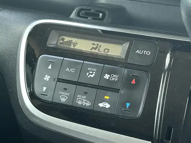 ホンダ Ｎ ＢＯＸ カスタム G SSパッケージ 愛知県 2017(平29)年 6.6万km クリスタルブラックパール 純正ナビ/   フルセグTV/CD/DVD/Bluetooth/バックモニター/横滑り防止装置/前席シートヒーター/両側パワースライドドア/アイドリングストップ/前後ドライブレコーダー/純正14インチアルミホイール/純正フロアマット/プッシュスタート/スマートキー/ＥＴＣ/禁煙車