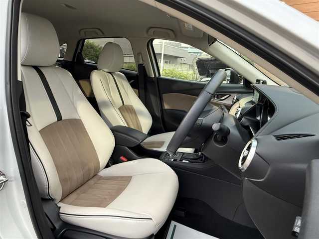 マツダ ＣＸ－３ 15S アーバンドレッサー 香川県 2022(令4)年 3.3万km セラミックM ワンオーナー/マツダコネクトナビ/Bluetooth/Ａｐｐｌｅ　ＣａｒＰｌａｙ/３６０°ビュー/専用ハーフレザーシート/シートヒーター/ハンドルヒーター/純正16インチアルミ/コーナーセンサー/LEDヘッドライト/オートワイパー/レーンキープ/HUD/BSM/ETC