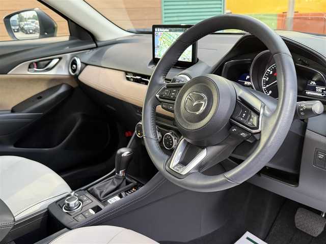 マツダ ＣＸ－３ 15S アーバンドレッサー 香川県 2022(令4)年 3.3万km セラミックM ワンオーナー/マツダコネクトナビ/Bluetooth/Ａｐｐｌｅ　ＣａｒＰｌａｙ/３６０°ビュー/専用ハーフレザーシート/シートヒーター/ハンドルヒーター/純正16インチアルミ/コーナーセンサー/LEDヘッドライト/オートワイパー/レーンキープ/HUD/BSM/ETC