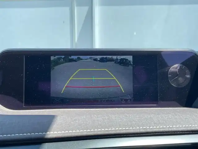 レクサス ＵＸ 250h 岩手県 2019(平31)年 8.7万km ソニックチタニウム ナビ　ヘッドアップディスプレイ　バックＣ　フルセグ　ＤＶＤ再生　ＥＴＣ２．０　レーダークルーズ　オートＬＥＤライト　フォグランプ　純正１８ＡＷ　全席ＵＳＢポート　電動パーキングブレーキ　スペアキー
