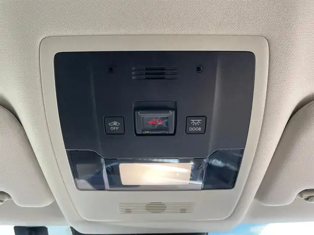 レクサス ＵＸ 250h 岩手県 2019(平31)年 8.7万km ソニックチタニウム ナビ　ヘッドアップディスプレイ　バックＣ　フルセグ　ＤＶＤ再生　ＥＴＣ２．０　レーダークルーズ　オートＬＥＤライト　フォグランプ　純正１８ＡＷ　全席ＵＳＢポート　電動パーキングブレーキ　スペアキー