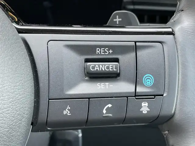 日産 セレナ ハイウェイスター V 香川県 2024(令6)年 1.1万km プリズムホワイト プロパイロット/クルーズコントロール/ブラインドスポットモニター/オートホールド/両側パワースライドドア/バックカメラ/純正ナビ/純正フロアマット/純正アルミホイール16インチ/Bluetooth/ETC/パワーウィンドウ/オートエアコン/プッシュスタート/スマートキー