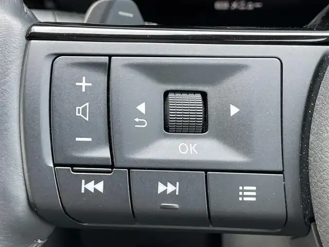 日産 セレナ ハイウェイスター V 香川県 2024(令6)年 1.1万km プリズムホワイト プロパイロット/クルーズコントロール/ブラインドスポットモニター/オートホールド/両側パワースライドドア/バックカメラ/純正ナビ/純正フロアマット/純正アルミホイール16インチ/Bluetooth/ETC/パワーウィンドウ/オートエアコン/プッシュスタート/スマートキー