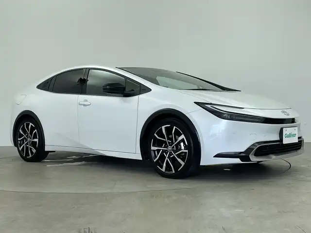 トヨタ プリウス Z 鹿児島県 2023(令5)年 2.4万km プラチナホワイトパールマイカ プラグインハイブリッド車/純正12.3インチディスプレイオーディオ/・コネクテッドナビ/・フルセグテレビ/・Bluetooth接続/・USB入力(動画・音楽再生・給電)/アラウンドビューモニター/デジタルインナーミラー/ETC2.0/ドライブレコーダー/スマートキー/プッシュスタート/パワーシート/パワーバックドア/運転席シートポジションメモリー/合成皮革シート/ワイヤレス充電器/充電ケーブル/Toyota Safety Sense/・プリクラッシュセーフティ/・緊急時操舵支援/・フロントクロストラフィックアラート/・レーンチェンジアシスト/・レーントレーシングアシスト/・レーダークルーズコントロール(全車走追従機能付)/・アダプティブハイビームシステム/・ロードサインアシスト/・ドライバー異常時対応システム/・プロアクティブドライビングアシスト/・発進遅れ告知機能/パーキングサポートブレーキ/ブラインドスポットモニター