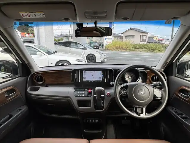 ホンダ Ｎ ＯＮＥ セレクト 熊本県 2019(令1)年 4.3万km プラチナホワイトパール ツートンカラー/純正8インチナビ(VXM-195VFi)/【フルセグTV/Bluetooth/CD/DVD/AUX】/バックカメラ/純正14インチAW/前後ドライブレコーダー/ビルトインETC/ハーフレザーシート/シートヒーター/純正フロアマット/横滑り防止/プッシュスタート/スペアキー/記録簿