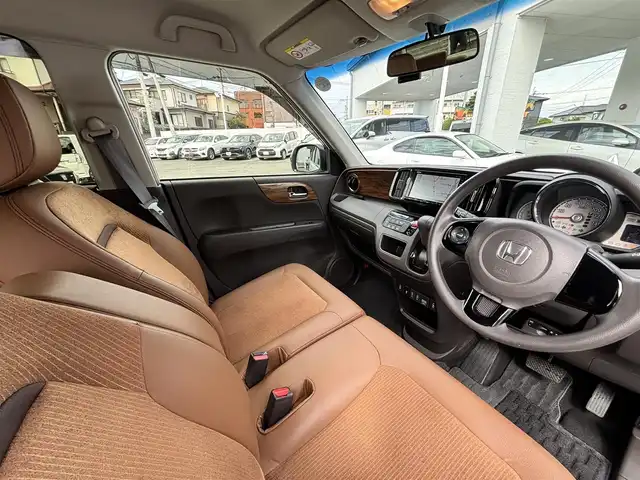 ホンダ Ｎ ＯＮＥ セレクト 熊本県 2019(令1)年 4.3万km プラチナホワイトパール ツートンカラー/純正8インチナビ(VXM-195VFi)/【フルセグTV/Bluetooth/CD/DVD/AUX】/バックカメラ/純正14インチAW/前後ドライブレコーダー/ビルトインETC/ハーフレザーシート/シートヒーター/純正フロアマット/横滑り防止/プッシュスタート/スペアキー/記録簿