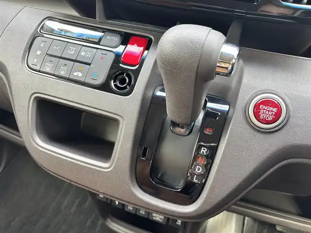ホンダ Ｎ ＯＮＥ セレクト 熊本県 2019(令1)年 4.3万km プラチナホワイトパール ツートンカラー/純正8インチナビ(VXM-195VFi)/【フルセグTV/Bluetooth/CD/DVD/AUX】/バックカメラ/純正14インチAW/前後ドライブレコーダー/ビルトインETC/ハーフレザーシート/シートヒーター/純正フロアマット/横滑り防止/プッシュスタート/スペアキー/記録簿