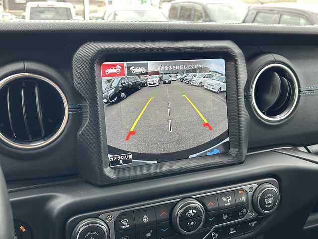 クライスラー・ジープ ジープ ラングラー アンリミテッド ルビコン 4xe 広島県 2022(令4)年 1.7万km ブラック プラグインハイブリッド/Eセレクトモード/衝突軽減ブレーキ/アダプティブクルーズコントロール/純正ナビ/地デジTV/Bluetooth/純正USB/AUX/Cタイプ端子/フロント/サイド/バックカメラ/ALPINEスピーカー/黒レザーシート/前席シートヒーター/アクスルロックスイッチ/社外デジタルインターミラー/前後ドライブレコーダー/純正17インチアルミ/LEDヘッドライト/スマートキー/保証書/取扱説明書/ETC2.0/充電ケーブル有り/純正フロアマット