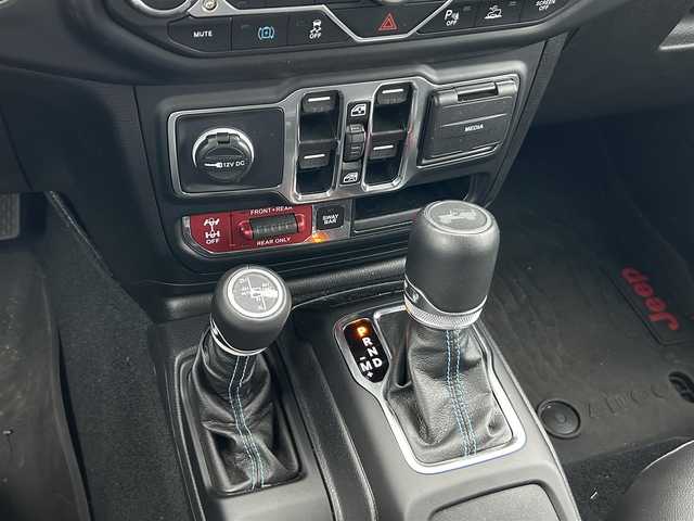 クライスラー・ジープ ジープ ラングラー アンリミテッド ルビコン 4xe 広島県 2022(令4)年 1.7万km ブラック プラグインハイブリッド/Eセレクトモード/衝突軽減ブレーキ/アダプティブクルーズコントロール/純正ナビ/地デジTV/Bluetooth/純正USB/AUX/Cタイプ端子/フロント/サイド/バックカメラ/ALPINEスピーカー/黒レザーシート/前席シートヒーター/アクスルロックスイッチ/社外デジタルインターミラー/前後ドライブレコーダー/純正17インチアルミ/LEDヘッドライト/スマートキー/保証書/取扱説明書/ETC2.0/充電ケーブル有り/純正フロアマット