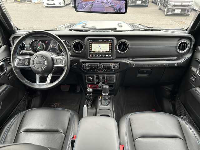 クライスラー・ジープ ジープ ラングラー アンリミテッド ルビコン 4xe 広島県 2022(令4)年 1.7万km ブラック プラグインハイブリッド/Eセレクトモード/衝突軽減ブレーキ/アダプティブクルーズコントロール/純正ナビ/地デジTV/Bluetooth/純正USB/AUX/Cタイプ端子/フロント/サイド/バックカメラ/ALPINEスピーカー/黒レザーシート/前席シートヒーター/アクスルロックスイッチ/社外デジタルインターミラー/前後ドライブレコーダー/純正17インチアルミ/LEDヘッドライト/スマートキー/保証書/取扱説明書/ETC2.0/充電ケーブル有り/純正フロアマット