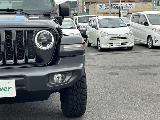 クライスラー・ジープ ジープ ラングラー アンリミテッド ルビコン 4xe 広島県 2022(令4)年 1.7万km ブラック プラグインハイブリッド/Eセレクトモード/衝突軽減ブレーキ/アダプティブクルーズコントロール/純正ナビ/地デジTV/Bluetooth/純正USB/AUX/Cタイプ端子/フロント/サイド/バックカメラ/ALPINEスピーカー/黒レザーシート/前席シートヒーター/アクスルロックスイッチ/社外デジタルインターミラー/前後ドライブレコーダー/純正17インチアルミ/LEDヘッドライト/スマートキー/保証書/取扱説明書/ETC2.0/充電ケーブル有り/純正フロアマット