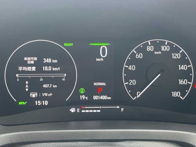 ホンダ ヴェゼル ハイブリッド e:HEV Z 茨城県 2025(令7)年 0.2万km プラチナホワイトパール 純正ナビ　/-TV/BT/AM/FM/SD/衝突軽減システム　/バックカメラ　/レーダークルーズコントロール　/D席N席シートヒーター　/ステアリングヒーター　/ハンズフリーバックドア　/ブラインドスポットモニター　/ＬＥＤライト　/ＥＴＣ　/プッシュスタート