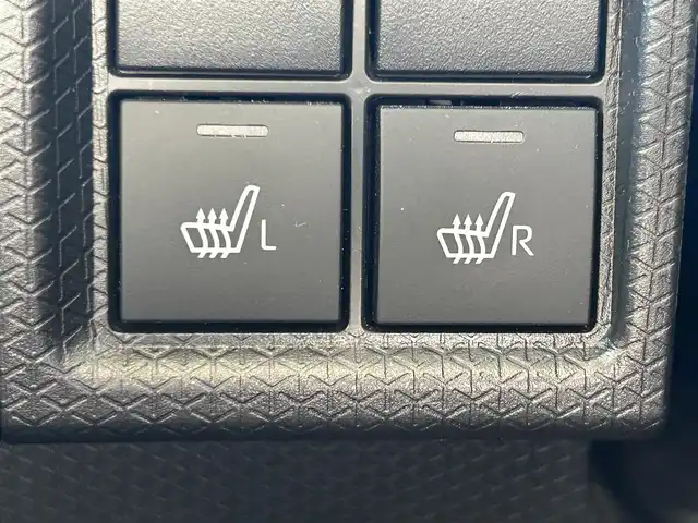 ダイハツ タント ファンクロス 島根県 2022(令4)年 1.3万km フォレストカーキメタリック 社外ＳＤナビ　/フルセグTV　/ＤＶＤ再生　/Ｂｌｕｅｔｏｏｔｈ接続　/両側パワースライドドア　/アイドリングストップ　/衝突軽減ブレーキ　/レーンキープアシスト/前後コーナーセンサー　/前席シートヒーター　/オートハイビーム／ライト　/スマートキー/プッシュスタート/純正LEDヘッドライト　/純正１４インチアルミホイール/保証書・取扱説明書