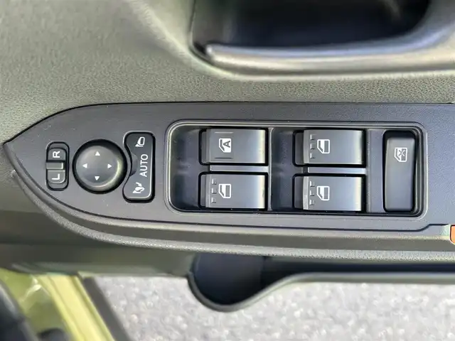 ダイハツ タント ファンクロス 島根県 2022(令4)年 1.3万km フォレストカーキメタリック 社外ＳＤナビ　/フルセグTV　/ＤＶＤ再生　/Ｂｌｕｅｔｏｏｔｈ接続　/両側パワースライドドア　/アイドリングストップ　/衝突軽減ブレーキ　/レーンキープアシスト/前後コーナーセンサー　/前席シートヒーター　/オートハイビーム／ライト　/スマートキー/プッシュスタート/純正LEDヘッドライト　/純正１４インチアルミホイール/保証書・取扱説明書