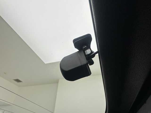 トヨタ プリウス Sセーフティプラス 兵庫県 2016(平28)年 5.6万km ホワイトパールクリスタルシャイン 純正SDナビ(CD/DVD/Bluetooth/フルセグ)/バックカメラ/前後ドライブレコーダー/追従型クルーズコントロール/前後コーナーセンサー/LEDヘッドライト/オートライト/オートマチックハイビーム/ETC2.0/純正フロアマット/ドアバイザー/レーンキープアシスト/スマートキー