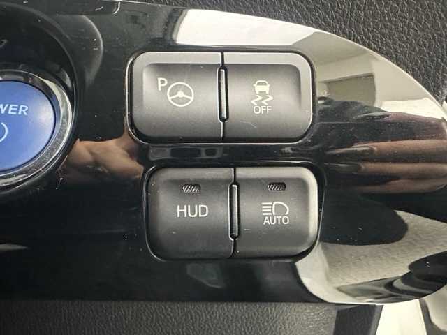 トヨタ プリウス Sセーフティプラス 兵庫県 2016(平28)年 5.6万km ホワイトパールクリスタルシャイン 純正SDナビ(CD/DVD/Bluetooth/フルセグ)/バックカメラ/前後ドライブレコーダー/追従型クルーズコントロール/前後コーナーセンサー/LEDヘッドライト/オートライト/オートマチックハイビーム/ETC2.0/純正フロアマット/ドアバイザー/レーンキープアシスト/スマートキー