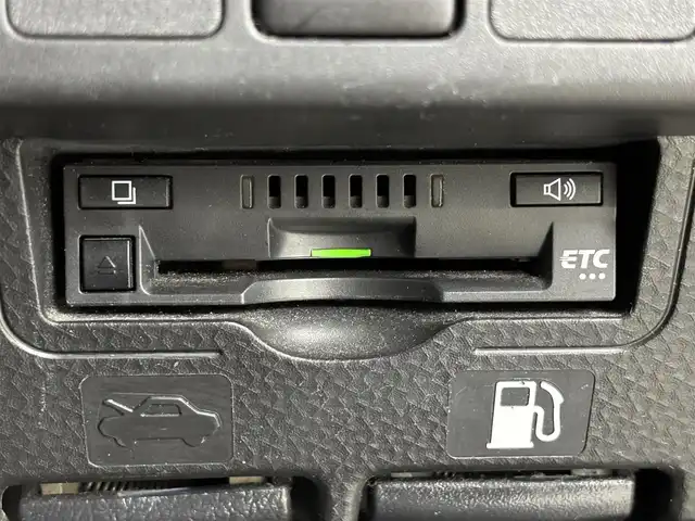 トヨタ ルーミー カスタムG 福岡県 2019(平31)年 7.3万km 白 純正ナビ／フルセグＴＶ　/バックカメラ　/ＥＴＣ　/前方ドラレコ　/クルーズコントロール　/コーナーセンサー　/衝突被害軽減ブレーキ　/横滑り防止装置　/アイドリングストップ　/両側電動スライドドア　/純正１４インチＡＷ