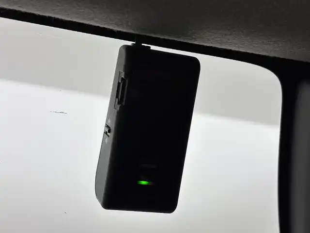 トヨタ ルーミー カスタムG 福岡県 2019(平31)年 7.3万km 白 純正ナビ／フルセグＴＶ　/バックカメラ　/ＥＴＣ　/前方ドラレコ　/クルーズコントロール　/コーナーセンサー　/衝突被害軽減ブレーキ　/横滑り防止装置　/アイドリングストップ　/両側電動スライドドア　/純正１４インチＡＷ