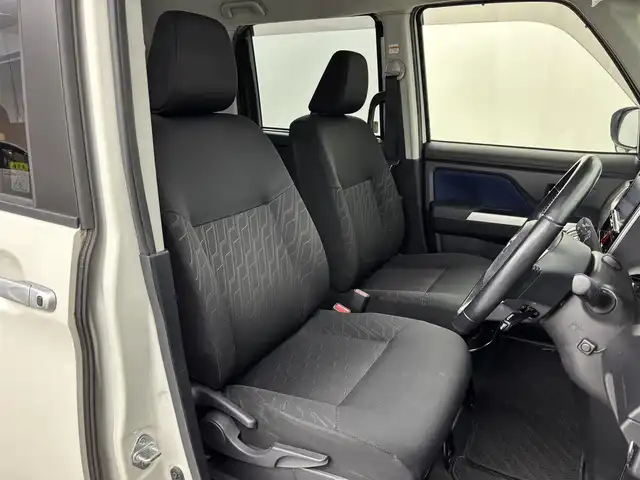 トヨタ ルーミー カスタムG 福岡県 2019(平31)年 7.3万km 白 純正ナビ／フルセグＴＶ　/バックカメラ　/ＥＴＣ　/前方ドラレコ　/クルーズコントロール　/コーナーセンサー　/衝突被害軽減ブレーキ　/横滑り防止装置　/アイドリングストップ　/両側電動スライドドア　/純正１４インチＡＷ