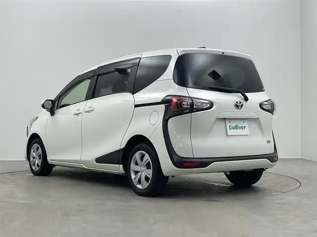 トヨタ シエンタ ハイブリッド ファンベースG 埼玉県 2021(令3)年 3.2万km ホワイトパールクリスタルシャイン 純正ナビ　アラウンドビューモニター　ビルトインＥＴＣ２．０　前後ドライブレコーダー　セーフティセンス　クルーズコントロール　シートヒーター　スマートキー　オートハイビーム　ＬＥＤライト　地デジＴＶ