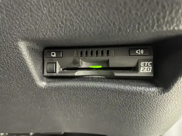 トヨタ シエンタ ハイブリッド ファンベースG 埼玉県 2021(令3)年 3.2万km ホワイトパールクリスタルシャイン 純正ナビ　アラウンドビューモニター　ビルトインＥＴＣ２．０　前後ドライブレコーダー　セーフティセンス　クルーズコントロール　シートヒーター　スマートキー　オートハイビーム　ＬＥＤライト　地デジＴＶ