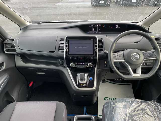日産 セレナ e－パワー ハイウェイスター V 石川県 2018(平30)年 8.3万km パール ワンオーナー　純正大画面ナビ　フルセグＴＶ　アラウンドビューモニター　ＬＥＤヘッドライト　ＥＴＣ　ドラレコ　エマージェンシーブレーキ　クルコン　両側パワースライド　ハイビームアシスト　踏み間違い防止