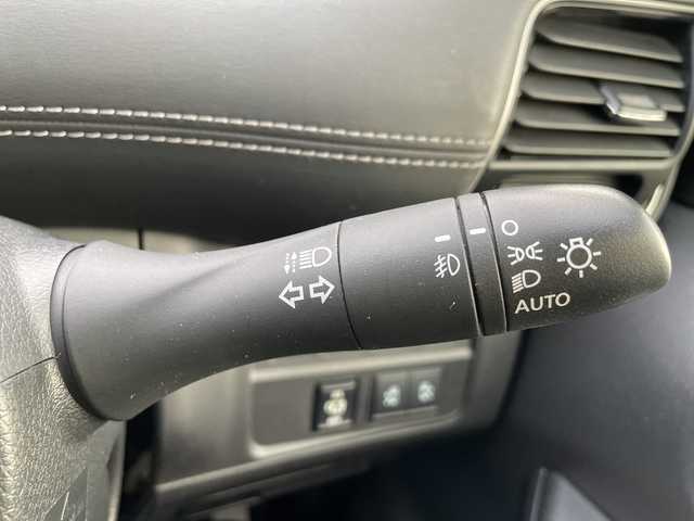 日産 セレナ e－パワー ハイウェイスター V 石川県 2018(平30)年 8.3万km パール ワンオーナー　純正大画面ナビ　フルセグＴＶ　アラウンドビューモニター　ＬＥＤヘッドライト　ＥＴＣ　ドラレコ　エマージェンシーブレーキ　クルコン　両側パワースライド　ハイビームアシスト　踏み間違い防止