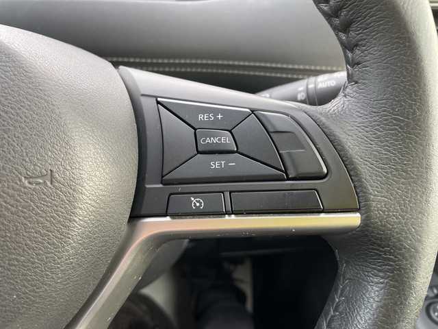 日産 セレナ e－パワー ハイウェイスター V 石川県 2018(平30)年 8.3万km パール ワンオーナー　純正大画面ナビ　フルセグＴＶ　アラウンドビューモニター　ＬＥＤヘッドライト　ＥＴＣ　ドラレコ　エマージェンシーブレーキ　クルコン　両側パワースライド　ハイビームアシスト　踏み間違い防止