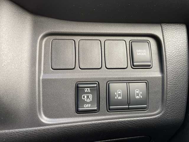 日産 セレナ e－パワー ハイウェイスター V 石川県 2018(平30)年 8.3万km パール ワンオーナー　純正大画面ナビ　フルセグＴＶ　アラウンドビューモニター　ＬＥＤヘッドライト　ＥＴＣ　ドラレコ　エマージェンシーブレーキ　クルコン　両側パワースライド　ハイビームアシスト　踏み間違い防止