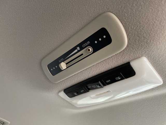 日産 セレナ e－パワー ハイウェイスター V 石川県 2018(平30)年 8.3万km パール ワンオーナー　純正大画面ナビ　フルセグＴＶ　アラウンドビューモニター　ＬＥＤヘッドライト　ＥＴＣ　ドラレコ　エマージェンシーブレーキ　クルコン　両側パワースライド　ハイビームアシスト　踏み間違い防止