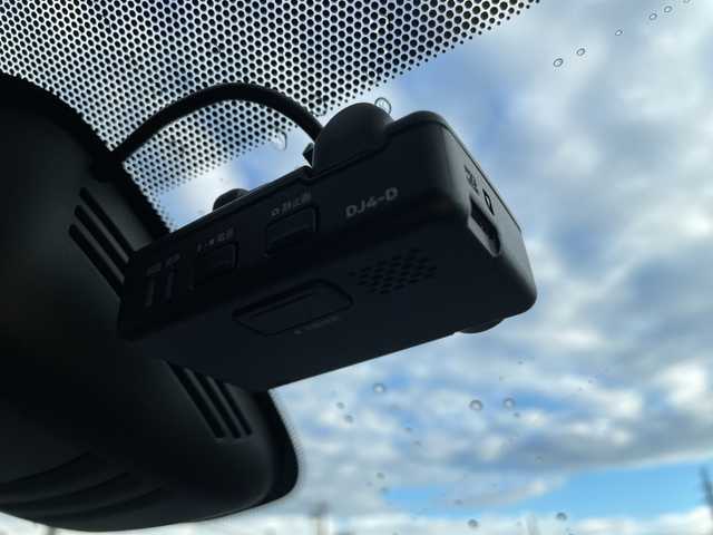 日産 セレナ e－パワー ハイウェイスター V 石川県 2018(平30)年 8.3万km パール ワンオーナー　純正大画面ナビ　フルセグＴＶ　アラウンドビューモニター　ＬＥＤヘッドライト　ＥＴＣ　ドラレコ　エマージェンシーブレーキ　クルコン　両側パワースライド　ハイビームアシスト　踏み間違い防止