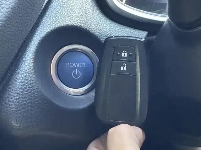 トヨタ カローラ クロス ハイブリッド S 千葉県 2024(令6)年 1.5万km ダークブルーマイカM ワンオーナー/トヨタセーフティーセンス/プリクラッシュセーフティ/レーダークルーズコントロール/レーンキープアシスト/ブラインドスポットモニター/純正ナビ/Bluetooth/バックカメラ/LEDライト/ETC/純正17インチAW/スマートキー/保証書・取説/スペアキー