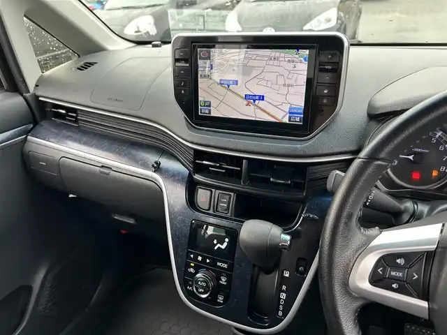 ダイハツ ムーヴ カスタム RS ハイパー SA 福岡県 2015(平27)年 5.2万km ブラックマイカメタリック/ファイアークォーツレッドメタリック 2トーン ○純正８インチナビ/○フルセグTV/○Bluetooth/○バックカメラ/○ETC/〇ドライブレコーダー/○スマートアシスト/〇衝突回避支援ブレーキ機能/〇先行車発信お知らせ機能/○アイドリングストップ/○純正15インチアルミ/○ＬＥＤオートライト/○ターボ/○プッシュスタート/○禁煙車