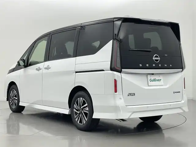 日産 セレナ e－パワー ハイウェイスター V 熊本県 2025(令7)年 0.1万km未満 白Ⅱ 登録済未使用車/純正12・3インチナビ　/全周囲カメラ　/純正前方ドライブレコーダー/ビルトインＥＴＣ２．０　/レーダークルーズコントロール　/両側パワースライドドア　/置くだけ充電　/プロパイロット　/インテリジェントエマージェンシーブレーキ　/踏み間違い防止アシスト/ハイビームアシスト/標識認識機能/ふらつき警報機能/衝突回避ステアリングアシスト/前方衝突予測警報/車線逸脱防止支援システム/車線逸脱警報/後側方衝突防止支援システム/ブラインドスポットモニター/車両接近通報装置/前後クリアランスソナー/純正16インチAW/オートライト/LEDヘッドライト/フォグライト/スマートキー/プッシュスタート/スペアキー1本/保証書/取扱説明書
