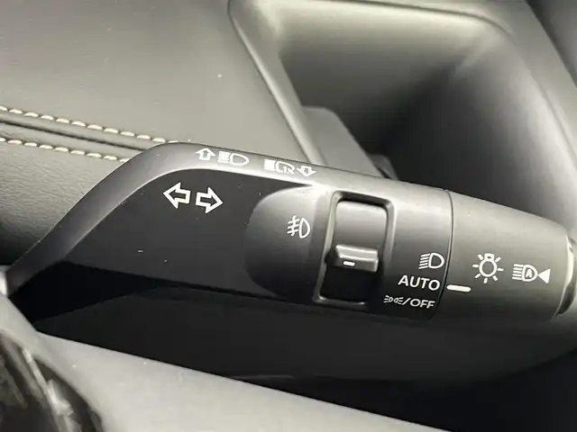 日産 セレナ e－パワー ハイウェイスター V 熊本県 2025(令7)年 0.1万km未満 白Ⅱ 登録済未使用車/純正12・3インチナビ　/全周囲カメラ　/純正前方ドライブレコーダー/ビルトインＥＴＣ２．０　/レーダークルーズコントロール　/両側パワースライドドア　/置くだけ充電　/プロパイロット　/インテリジェントエマージェンシーブレーキ　/踏み間違い防止アシスト/ハイビームアシスト/標識認識機能/ふらつき警報機能/衝突回避ステアリングアシスト/前方衝突予測警報/車線逸脱防止支援システム/車線逸脱警報/後側方衝突防止支援システム/ブラインドスポットモニター/車両接近通報装置/前後クリアランスソナー/純正16インチAW/オートライト/LEDヘッドライト/フォグライト/スマートキー/プッシュスタート/スペアキー1本/保証書/取扱説明書