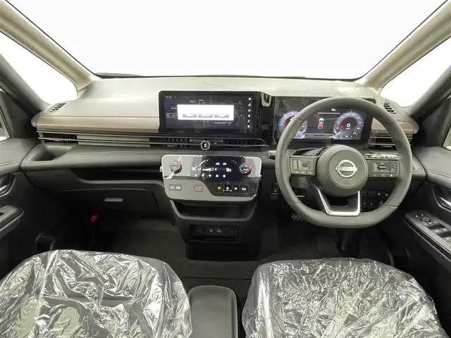 日産 セレナ e－パワー ハイウェイスター V 熊本県 2025(令7)年 0.1万km未満 白Ⅱ 登録済未使用車/純正12・3インチナビ　/全周囲カメラ　/純正前方ドライブレコーダー/ビルトインＥＴＣ２．０　/レーダークルーズコントロール　/両側パワースライドドア　/置くだけ充電　/プロパイロット　/インテリジェントエマージェンシーブレーキ　/踏み間違い防止アシスト/ハイビームアシスト/標識認識機能/ふらつき警報機能/衝突回避ステアリングアシスト/前方衝突予測警報/車線逸脱防止支援システム/車線逸脱警報/後側方衝突防止支援システム/ブラインドスポットモニター/車両接近通報装置/前後クリアランスソナー/純正16インチAW/オートライト/LEDヘッドライト/フォグライト/スマートキー/プッシュスタート/スペアキー1本/保証書/取扱説明書
