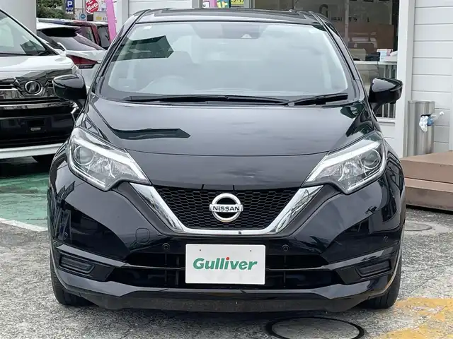 日産 ノート X 神奈川県 2018(平30)年 2.6万km スーパーブラック 純正メモリナビ/　（CD・DVD・Bluetoot）/フルセグTV/アラウンドビューモニター/エマージェンシーブレーキ/コーナーセンサー/デジタルインナーミラー/アイドリングストップ/スマートキー×2/保証書/取扱説明書