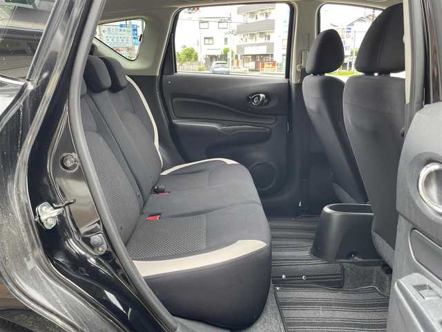 日産 ノート X 神奈川県 2018(平30)年 2.6万km スーパーブラック 純正メモリナビ/　（CD・DVD・Bluetoot）/フルセグTV/アラウンドビューモニター/エマージェンシーブレーキ/コーナーセンサー/デジタルインナーミラー/アイドリングストップ/スマートキー×2/保証書/取扱説明書