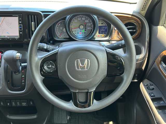 ホンダ Ｎ ＯＮＥ セレクト 愛媛県 2018(平30)年 7.1万km プレミアムアイボリーパール2トーン 純正ナビ/・Bluetooth/・CD/DVD/フルセグTV/バックカメラ/ビルドインETC/ベンチシート/ハーフレザー/シートヒーター（D+N席）/純正フロアマット/LEDヘッドライト/シティブレーキアクティブシステム/スマートキー