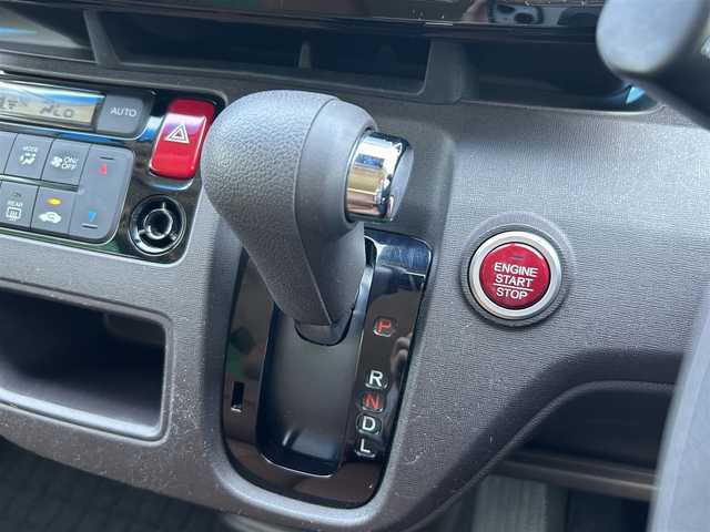 ホンダ Ｎ ＯＮＥ セレクト 愛媛県 2018(平30)年 7.1万km プレミアムアイボリーパール2トーン 純正ナビ/・Bluetooth/・CD/DVD/フルセグTV/バックカメラ/ビルドインETC/ベンチシート/ハーフレザー/シートヒーター（D+N席）/純正フロアマット/LEDヘッドライト/シティブレーキアクティブシステム/スマートキー
