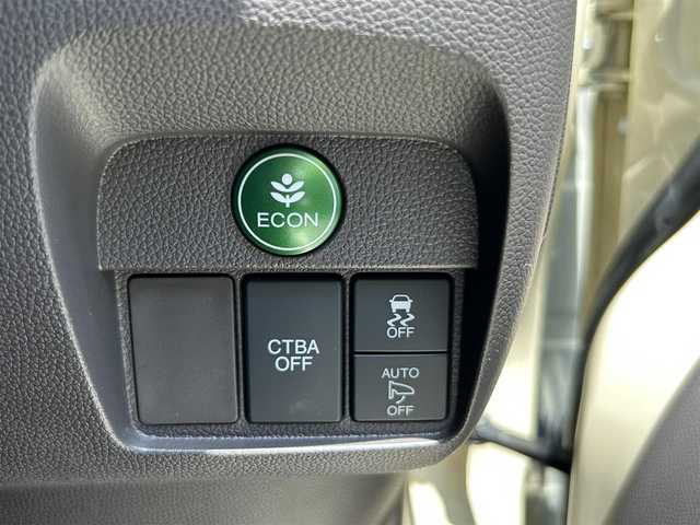 ホンダ Ｎ ＯＮＥ セレクト 愛媛県 2018(平30)年 7.1万km プレミアムアイボリーパール2トーン 純正ナビ/・Bluetooth/・CD/DVD/フルセグTV/バックカメラ/ビルドインETC/ベンチシート/ハーフレザー/シートヒーター（D+N席）/純正フロアマット/LEDヘッドライト/シティブレーキアクティブシステム/スマートキー