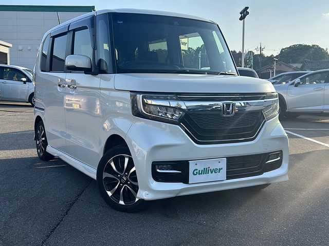ホンダ Ｎ ＢＯＸ カスタム G EX ホンダセンシング 石川県 2018(平30)年 4.8万km プレミアムホワイトパールⅡ ホンダセンシング/・近距離衝突軽減ブレーキ/・先行車発信お知らせ機能/・歩行者事故低減ステアリング/・路外逸脱抑制機能/・標識認識機能/・渋滞追従機能付アダプティブクルーズコントロール（ACC）/・レーンキープアシスト/・オートハイビーム/・誤発進抑制機能/両側パワースライドドア/リアコーナーセンサー/ステアリングリモコン/リアシートフルフラット/社外AW冬タイヤ積み込み/純正フロアマット/ドアバイザー