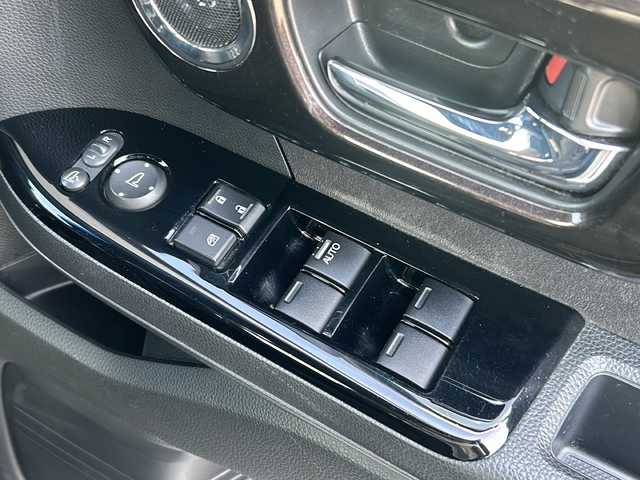 ホンダ Ｎ ＢＯＸ カスタム G EX ホンダセンシング 石川県 2018(平30)年 4.8万km プレミアムホワイトパールⅡ ホンダセンシング/・近距離衝突軽減ブレーキ/・先行車発信お知らせ機能/・歩行者事故低減ステアリング/・路外逸脱抑制機能/・標識認識機能/・渋滞追従機能付アダプティブクルーズコントロール（ACC）/・レーンキープアシスト/・オートハイビーム/・誤発進抑制機能/両側パワースライドドア/リアコーナーセンサー/ステアリングリモコン/リアシートフルフラット/社外AW冬タイヤ積み込み/純正フロアマット/ドアバイザー