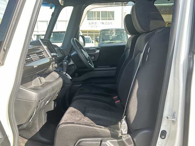 ホンダ Ｎ ＢＯＸ カスタム G EX ホンダセンシング 石川県 2018(平30)年 4.8万km プレミアムホワイトパールⅡ ホンダセンシング/・近距離衝突軽減ブレーキ/・先行車発信お知らせ機能/・歩行者事故低減ステアリング/・路外逸脱抑制機能/・標識認識機能/・渋滞追従機能付アダプティブクルーズコントロール（ACC）/・レーンキープアシスト/・オートハイビーム/・誤発進抑制機能/両側パワースライドドア/リアコーナーセンサー/ステアリングリモコン/リアシートフルフラット/社外AW冬タイヤ積み込み/純正フロアマット/ドアバイザー
